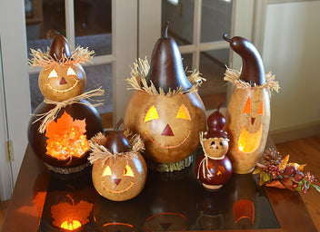 Sawyer and Warehime Scarecrow Family – Meadowbrooke Gourds