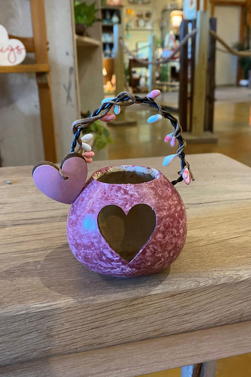 Valentine Gourd Basket at Meadowbrooke Gourds. 