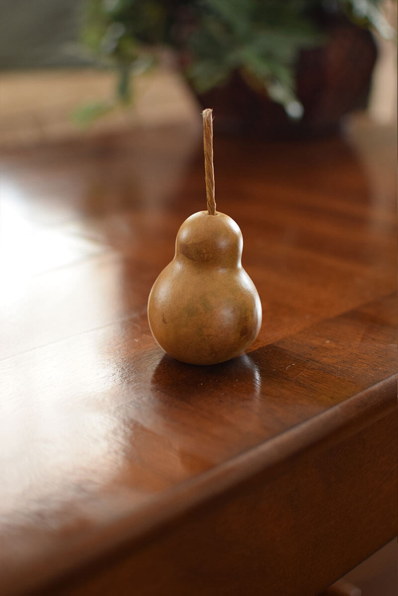 Dyed small gourd