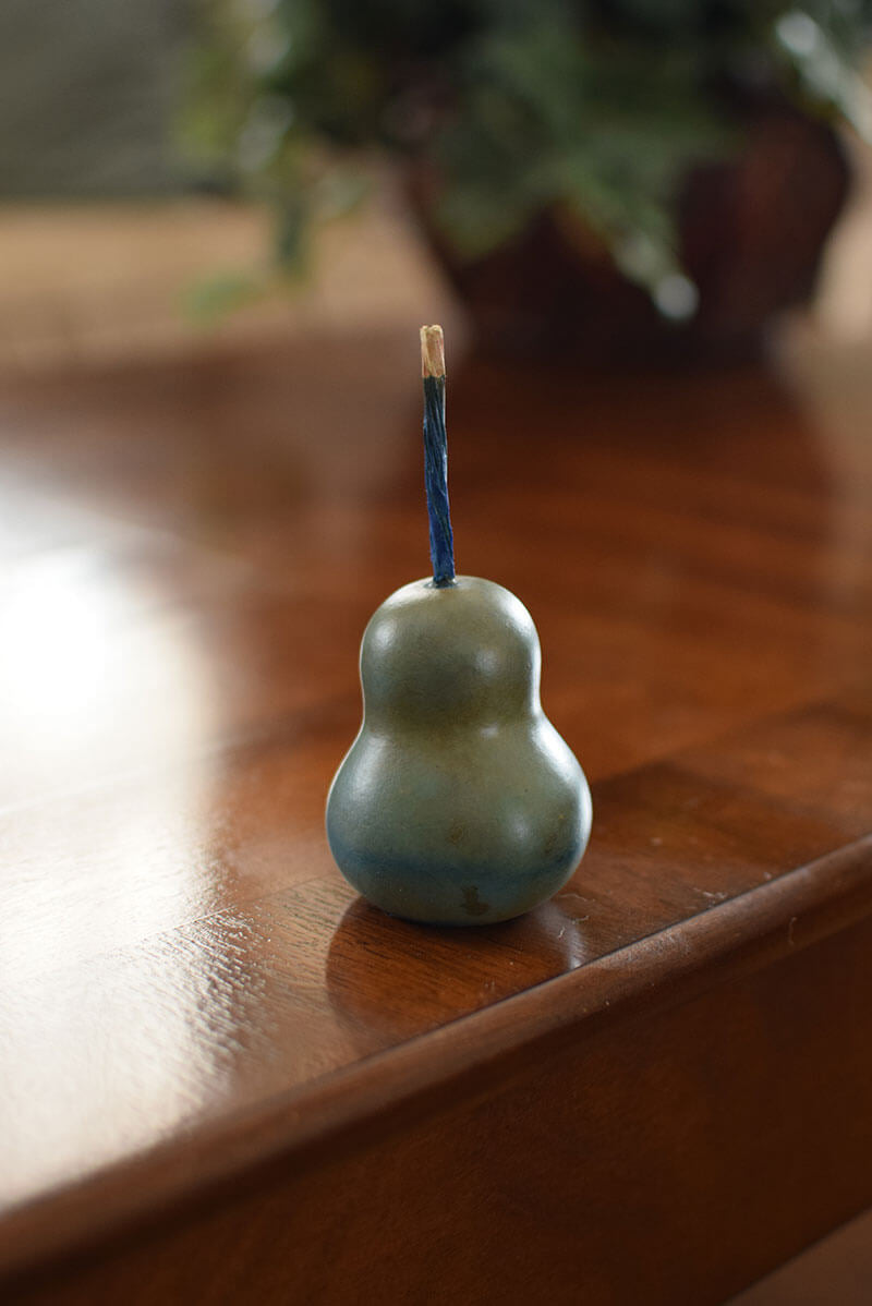 Dyed small gourd